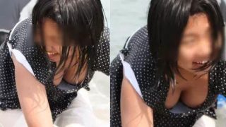 【盗撮】日常の胸チラ隠し撮り！ガードが薄すぎて乳首まで撮られる素人ギャル複数！のサムネイル画像