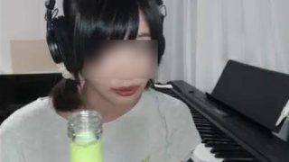 【個人撮影】某美少女Youtuberが生配信で泥酔してしまい無意識にパンチラ……のアイキャッチ画像