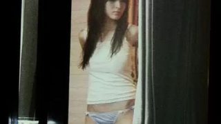 【盗撮】近所で見かける美人女性の自宅を付き止めて窓から覗き撮りした着替えシー……のアイキャッチ画像