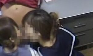 《盗撮動画》犯罪厳禁！万引きで捕まるような女子生徒にはナニしてもいいの法則が……のアイキャッチ画像