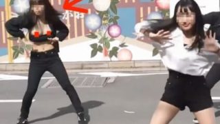 文化祭のダンス中に乳首ポロリしちゃう日本の女子大生の動画、エロすぎると海外で……のアイキャッチ画像