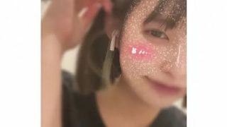 【自撮り女子】激カワ24歳の童顔お嬢さんが丸々とした美乳丸出し指ズボオナニー……のアイキャッチ画像