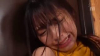 《エロ動画×人妻･レイプ》謝罪のために訪れた美人妻が息子の弱みを握られて激し……のアイキャッチ画像